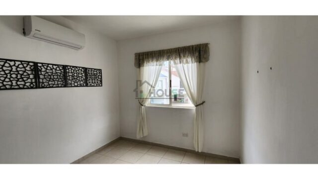 CASA APODACA ALMERIA VENTANA SUPERIOR