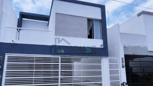 CASA APODACA ALMERIA VISTA FRONTAL