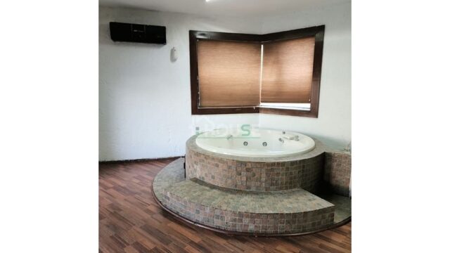 CASA EN JARDINES DE NUEVA LINDA VISTA HIDROMASAJE